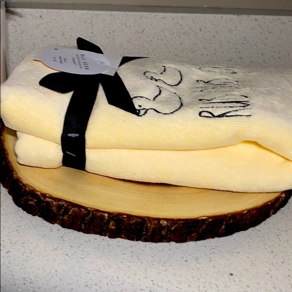 ❗️2x RAE DUNN RUB DUB DUB DUCKLINGS PLUSH MODERN FARMHOUSE HAND TOWEL - Picture 5 of 7